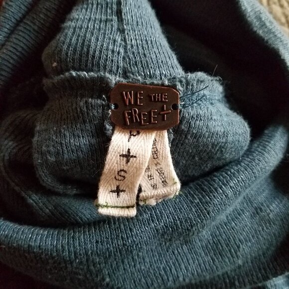 We the Free People Blue Teal Color Turtle Neck Split Back Distressed Sweater S - Picture 9 of 13